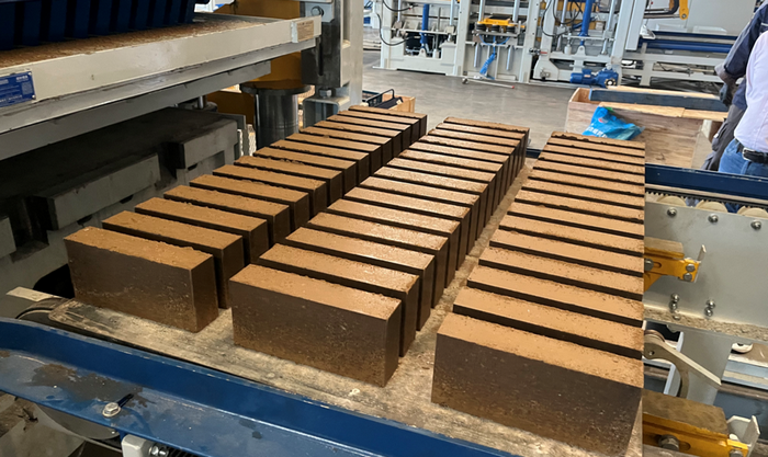 ZN1500 Igwe na-eme brik na-akpaghị aka na-enye ndị ahịa East China ikike iji Sludge akụrụngwa.